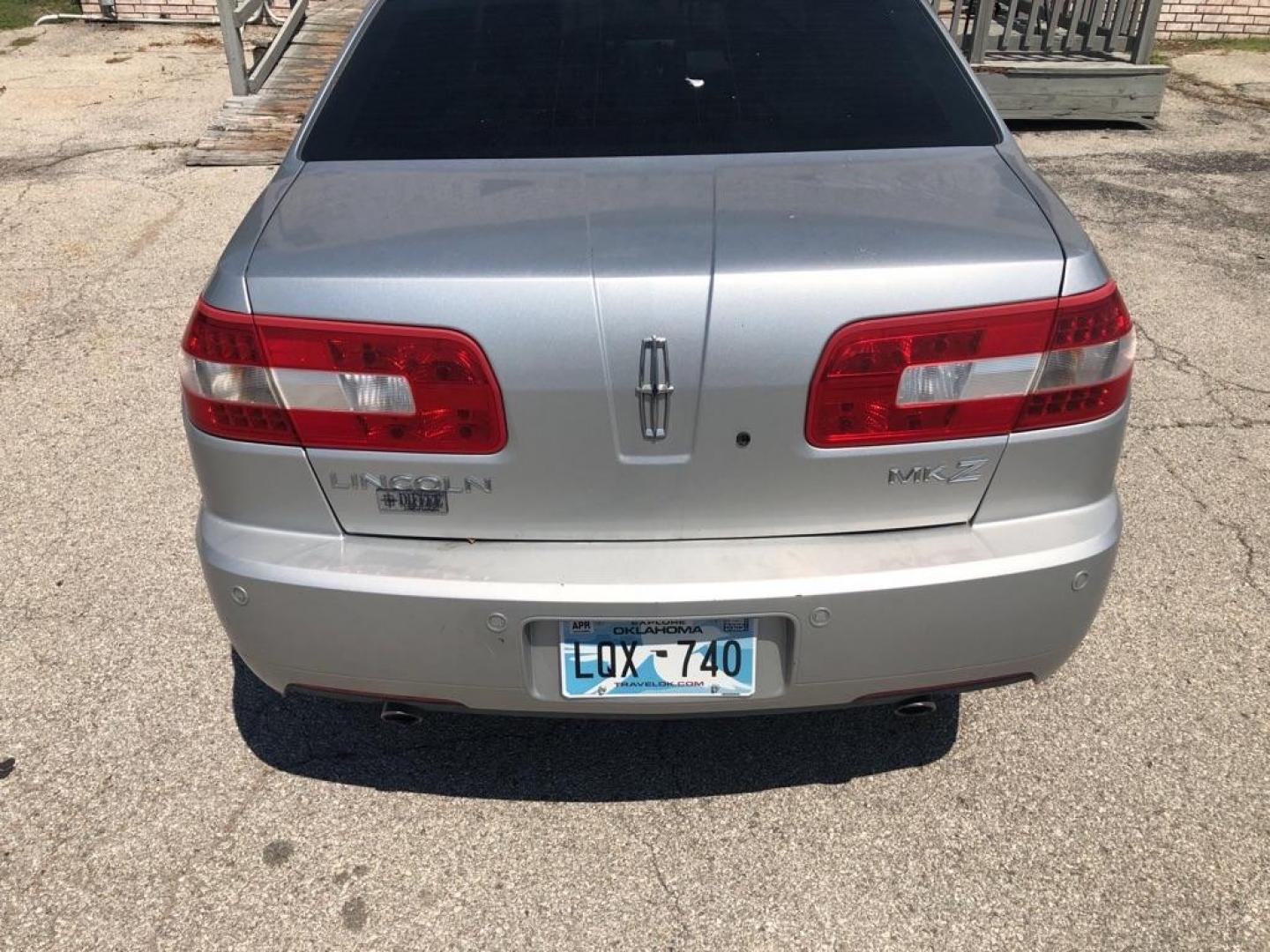 2009 SILVER LINCOLN MKZ (3LNHM26T79R) with an 3.5L engine, Automatic transmission, located at 850 South Mill Street, Pryor, 74361, (918) 825-3030, 36.293549, -95.324440 - Photo#7