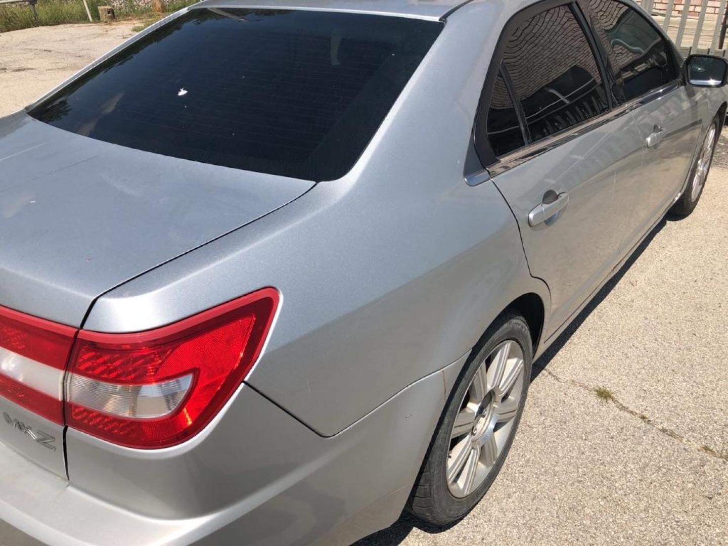 2009 SILVER LINCOLN MKZ (3LNHM26T79R) with an 3.5L engine, Automatic transmission, located at 850 South Mill Street, Pryor, 74361, (918) 825-3030, 36.293549, -95.324440 - Photo#8