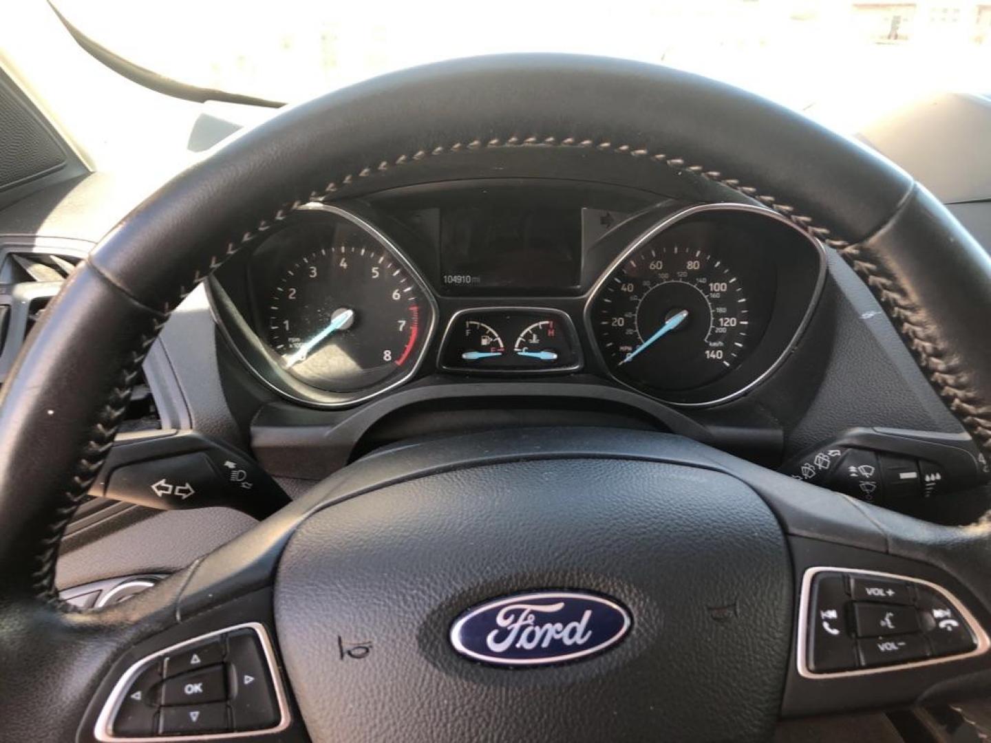 2019 BLACK FORD ESCAPE SE (1FMCU0GD7KU) with an 1.5L engine, Automatic transmission, located at 850 South Mill Street, Pryor, 74361, (918) 825-3030, 36.293549, -95.324440 - Photo#9