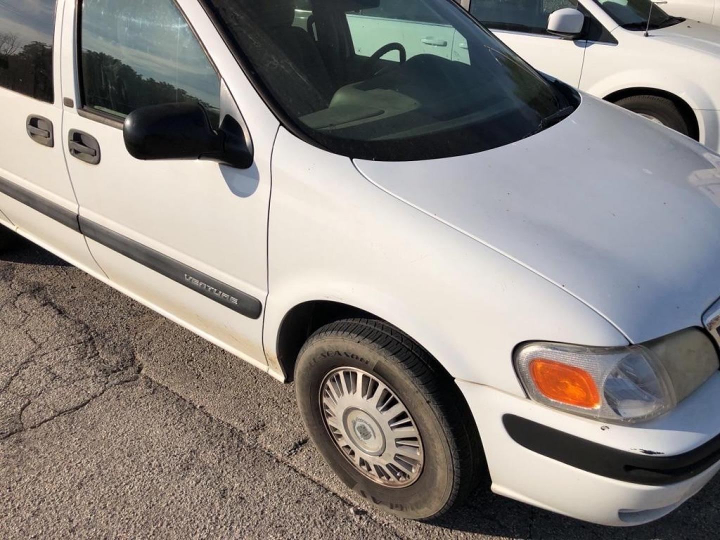 2001 WHITE CHEVROLET VENTURE (1GNDX03E11D) with an 3.4L engine, Automatic transmission, located at 850 South Mill Street, Pryor, 74361, (918) 825-3030, 36.293549, -95.324440 - Photo#12