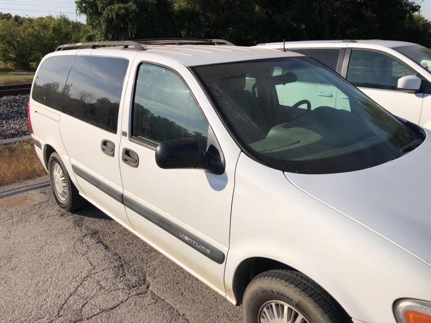 2001 WHITE CHEVROLET VENTURE (1GNDX03E11D) with an 3.4L engine, Automatic transmission, located at 850 South Mill Street, Pryor, 74361, (918) 825-3030, 36.293549, -95.324440 - Photo#13